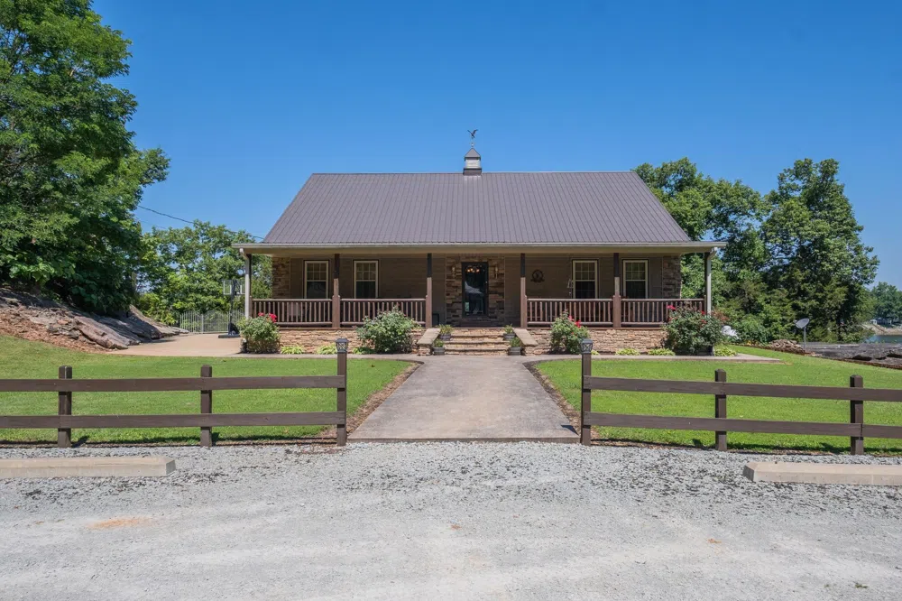 351 New Era Landing Rd Linden, TN 37096
