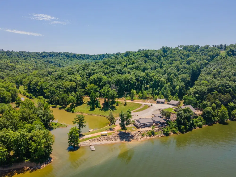 351 New Era Landing Rd Linden, TN 37096
