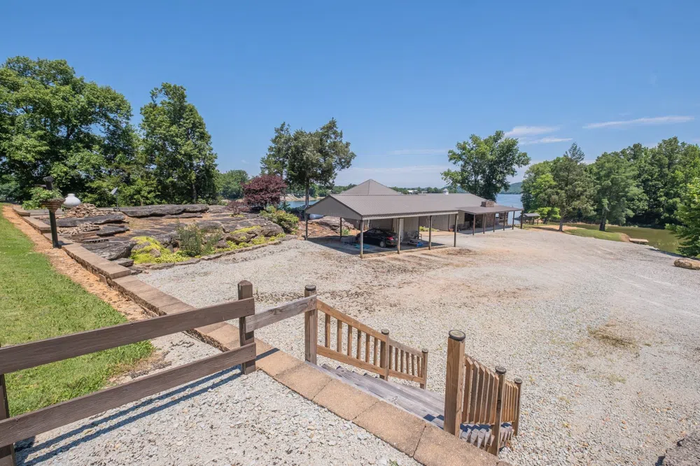 351 New Era Landing Rd Linden, TN 37096