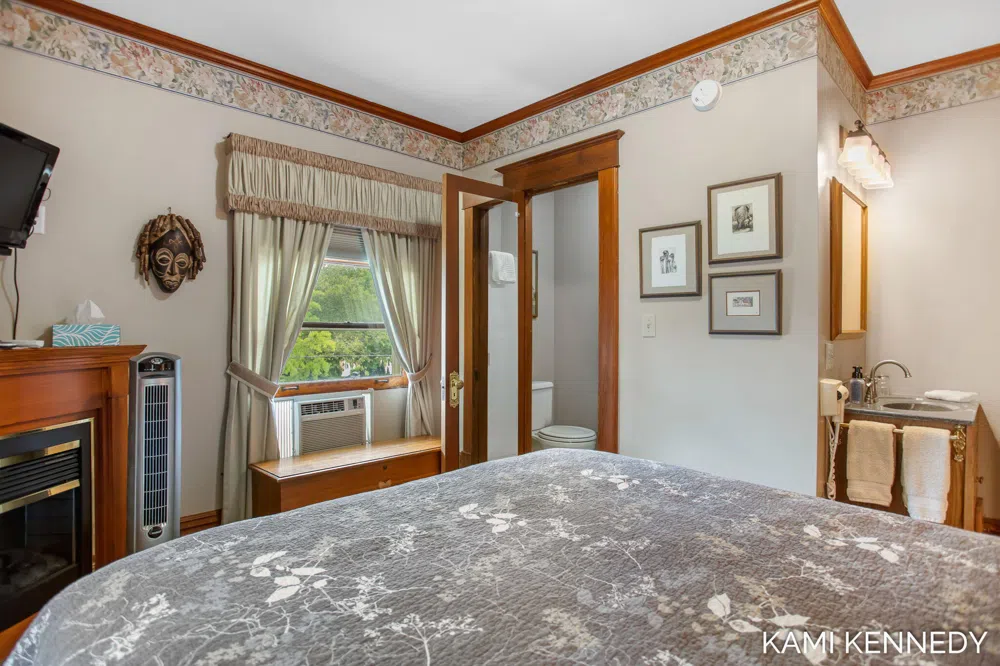 447 Butler Street Saugatuck, MI 49453