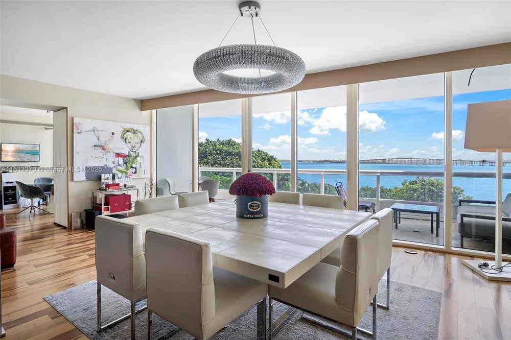 1643 Brickell Ave #704 Miami, FL 33129