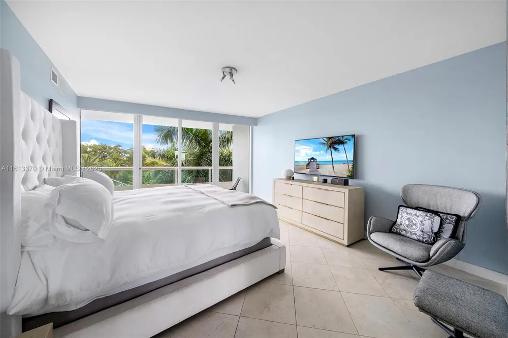 1643 Brickell Ave #704 Miami, FL 33129
