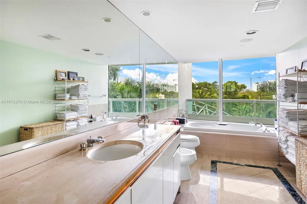 1643 Brickell Ave #704 Miami, FL 33129