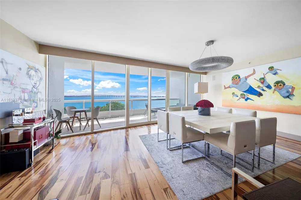 1643 Brickell Ave #704 Miami, FL 33129