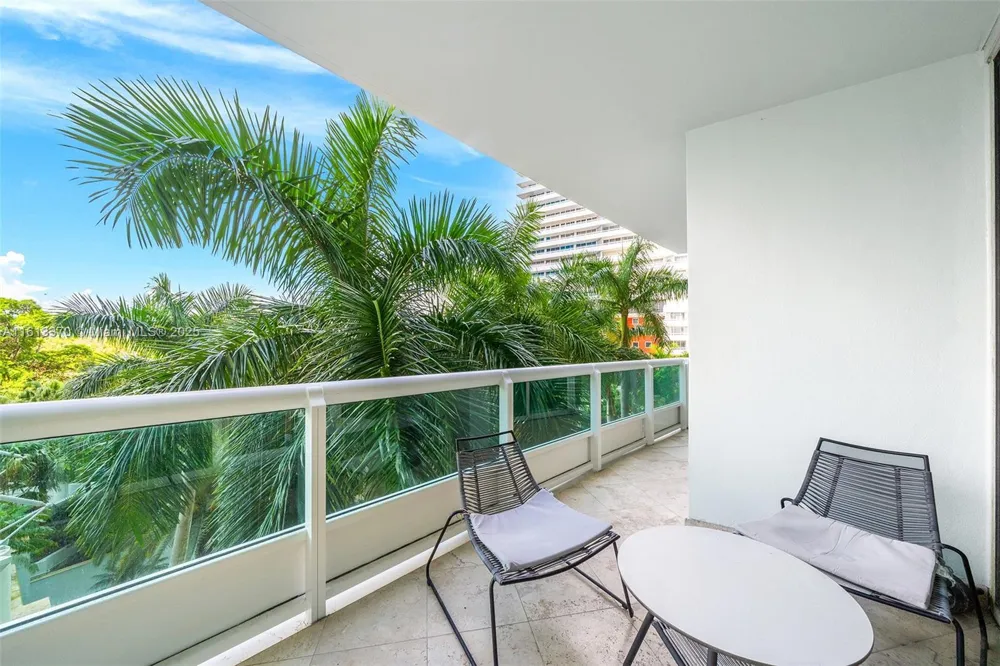 1643 Brickell Ave #704 Miami, FL 33129