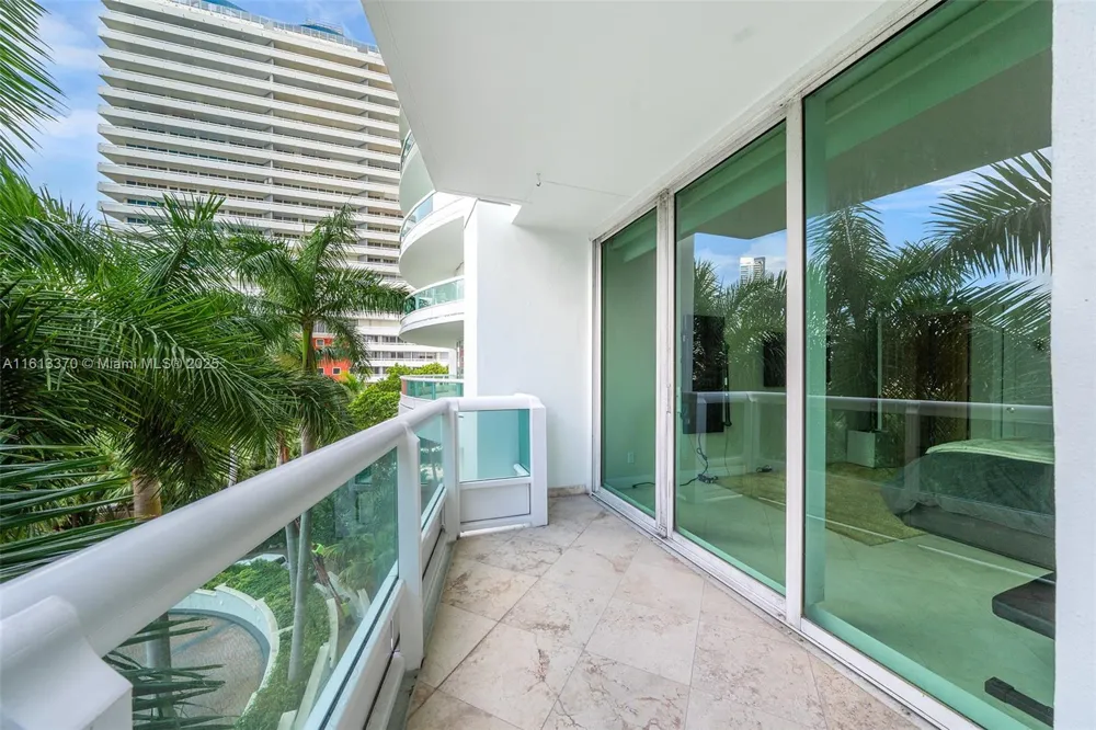 1643 Brickell Ave #704 Miami, FL 33129
