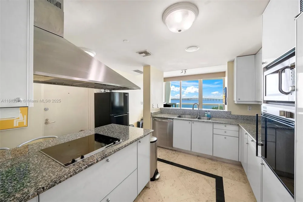 1643 Brickell Ave #704 Miami, FL 33129