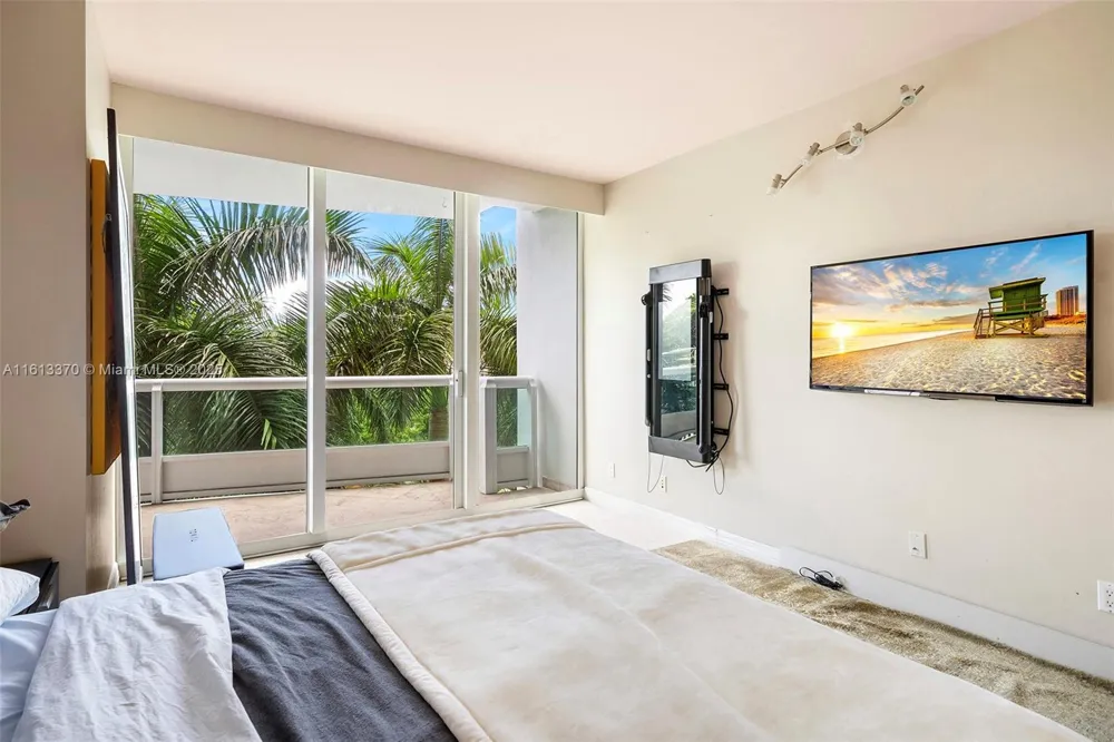 1643 Brickell Ave #704 Miami, FL 33129