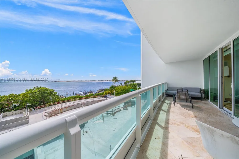 1643 Brickell Ave #704 Miami, FL 33129