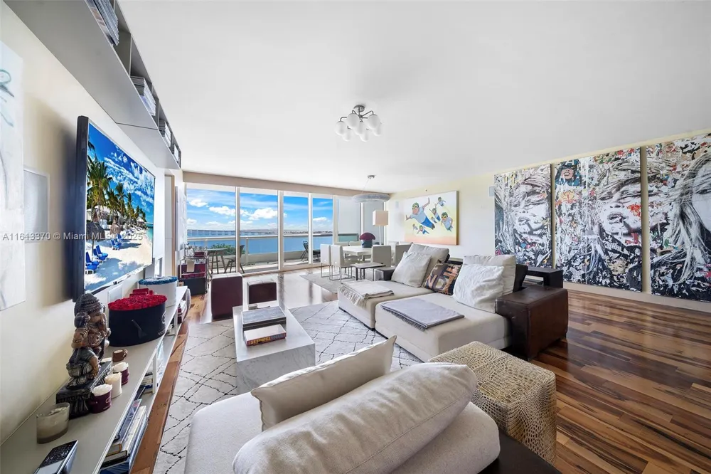 1643 Brickell Ave #704 Miami, FL 33129
