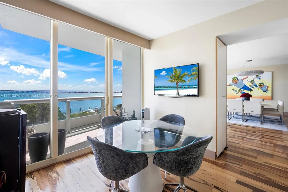 1643 Brickell Ave #704 Miami, FL 33129