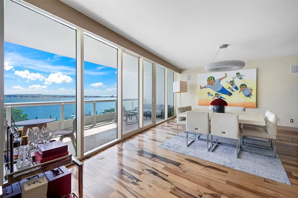 1643 Brickell Ave #704 Miami, FL 33129