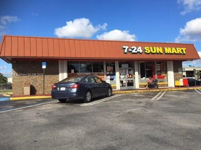 7811 W Sample Rd Coral Springs, FL 33065