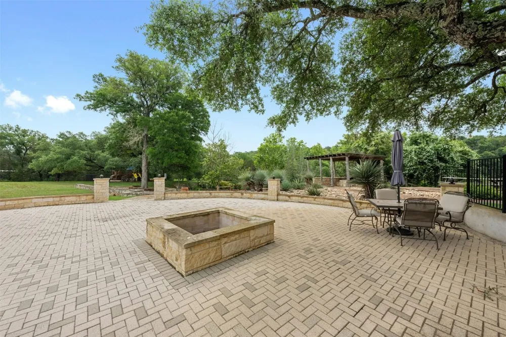 1005 Covered Bridge Drive Driftwood, TX 78619
