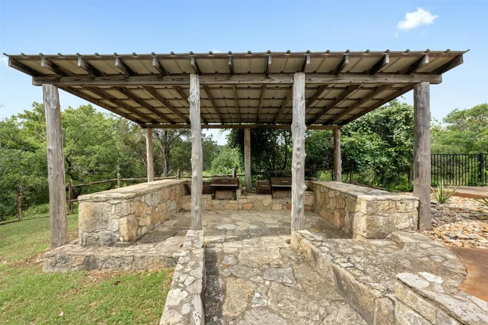 1005 Covered Bridge Drive Driftwood, TX 78619