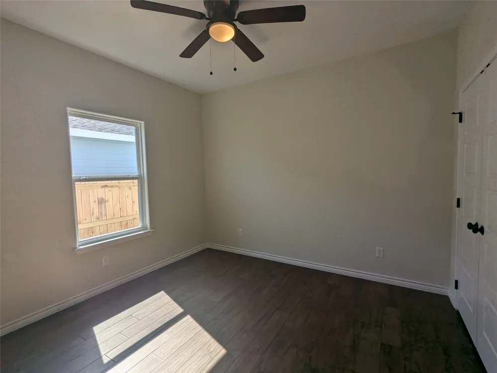 1708 E Ave G Lampasas, TX 76550