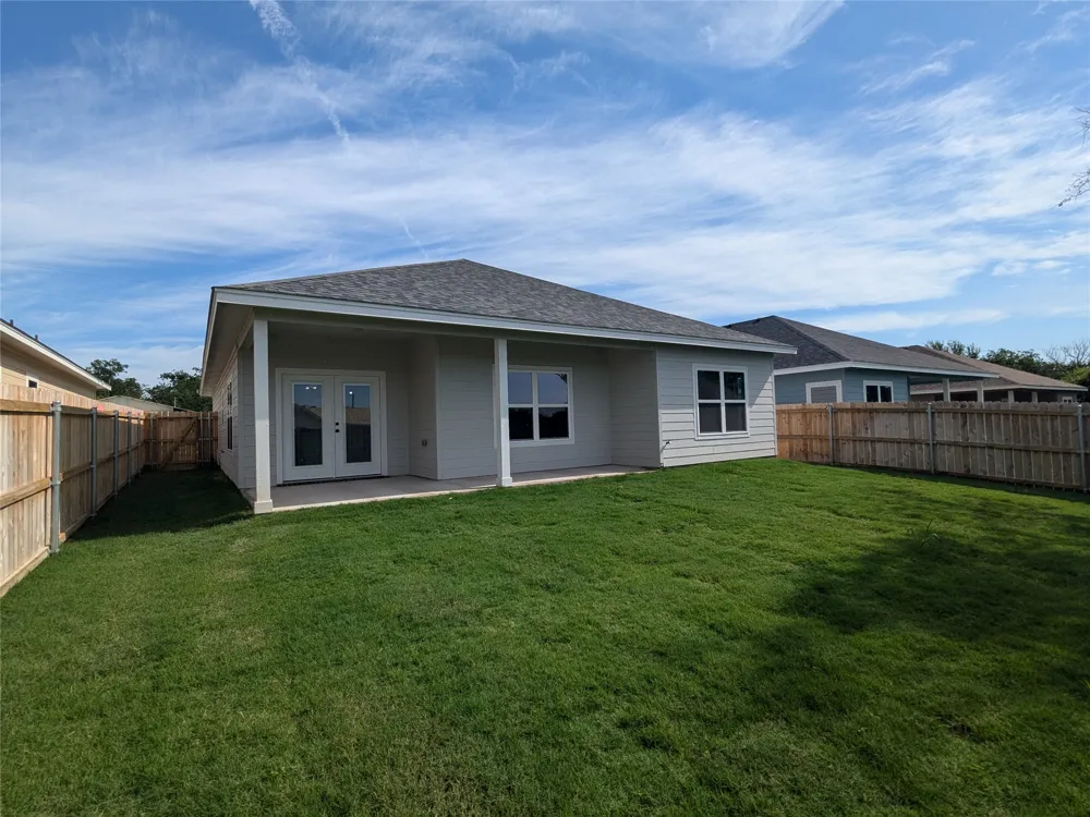 1708 E Ave G Lampasas, TX 76550