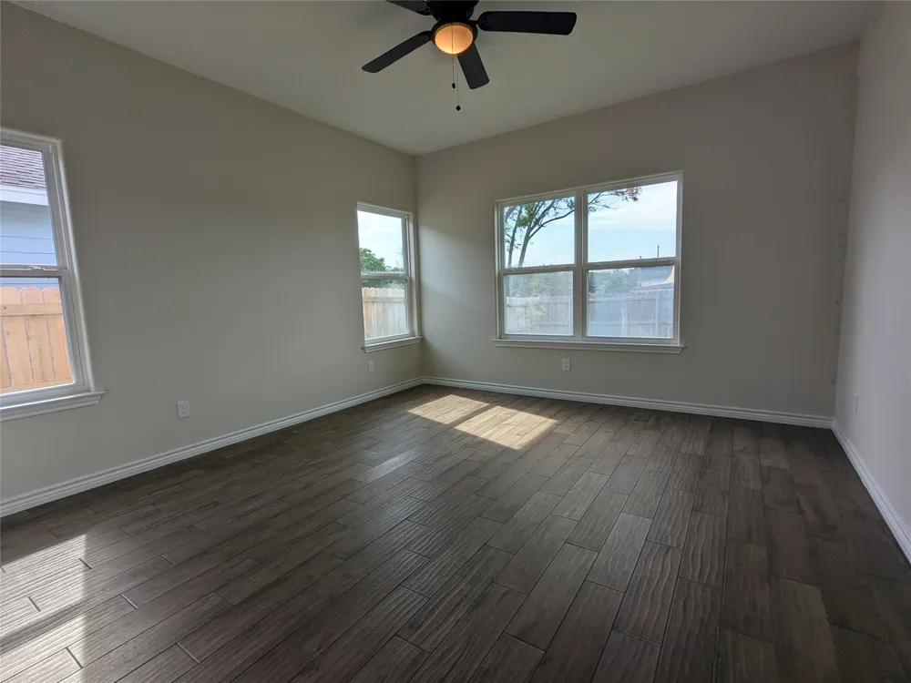 1708 E Ave G Lampasas, TX 76550