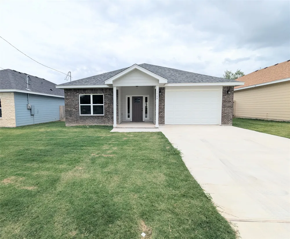 1708 E Ave G Lampasas, TX 76550