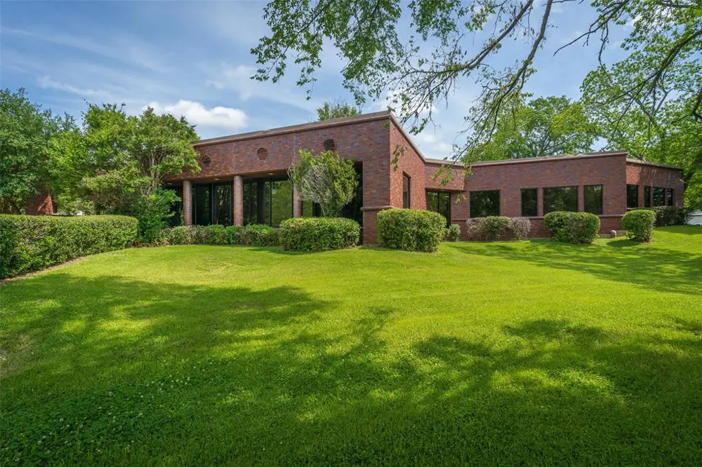 400 W Houston Marshall, TX 75670