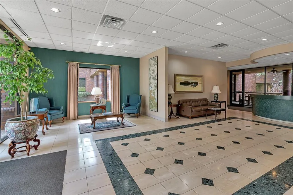 400 W Houston Marshall, TX 75670
