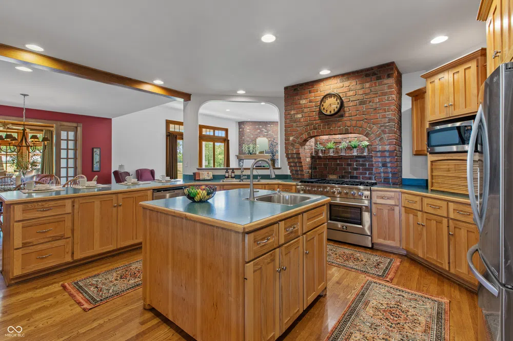 3917 525 W Fairland, IN 46126