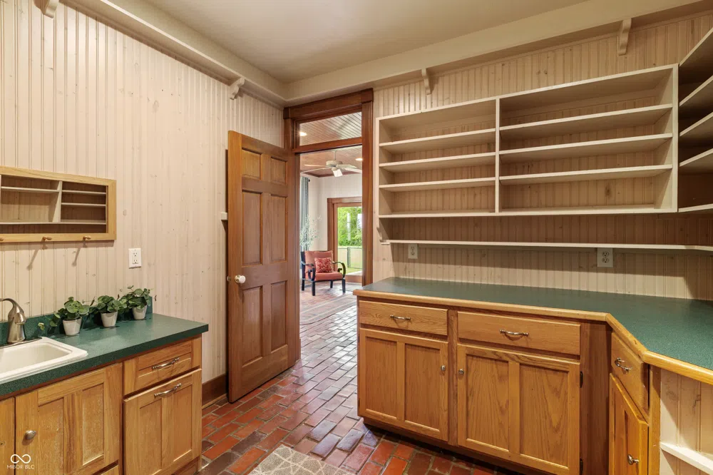 3917 525 W Fairland, IN 46126