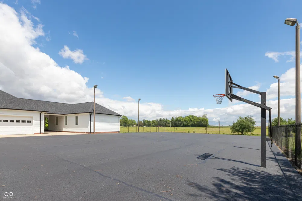 3917 525 W Fairland, IN 46126