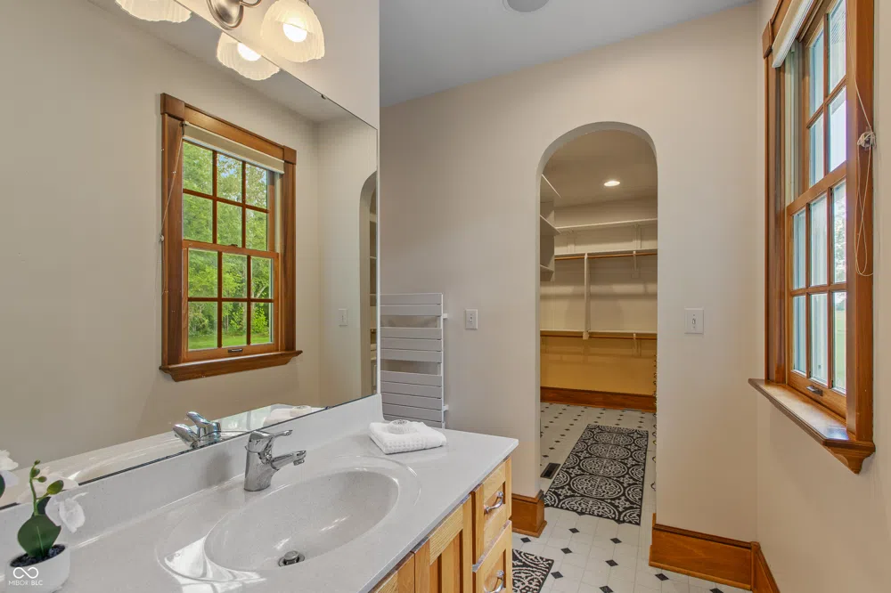 3917 525 W Fairland, IN 46126