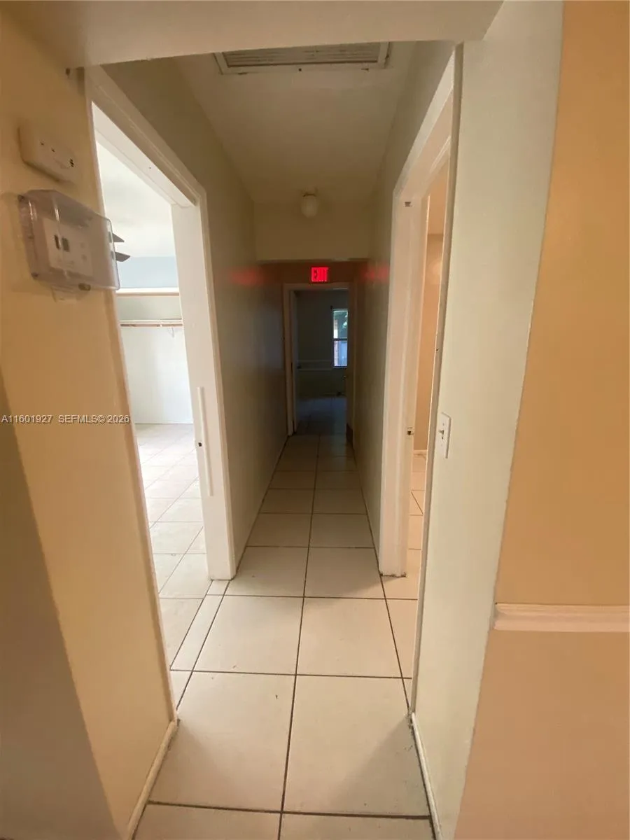 1739 SW 28th Ter Fort Lauderdale, FL 33312