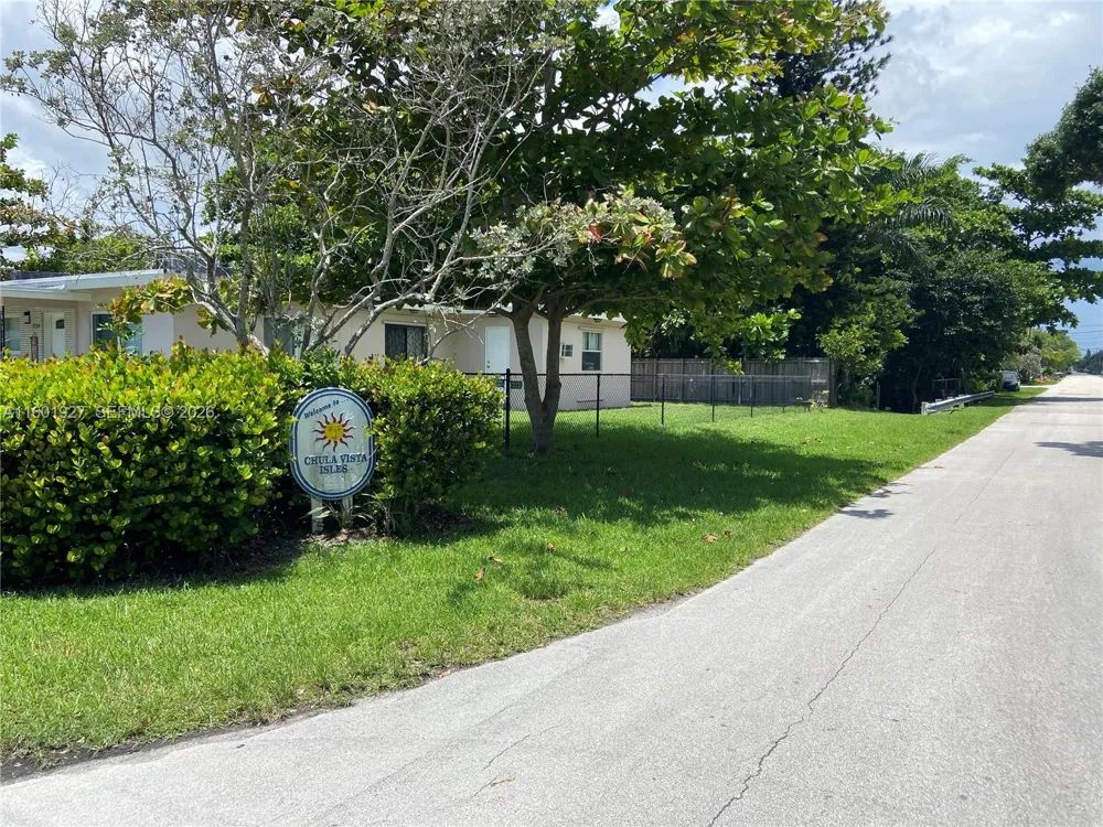 1739 SW 28th Ter Fort Lauderdale, FL 33312