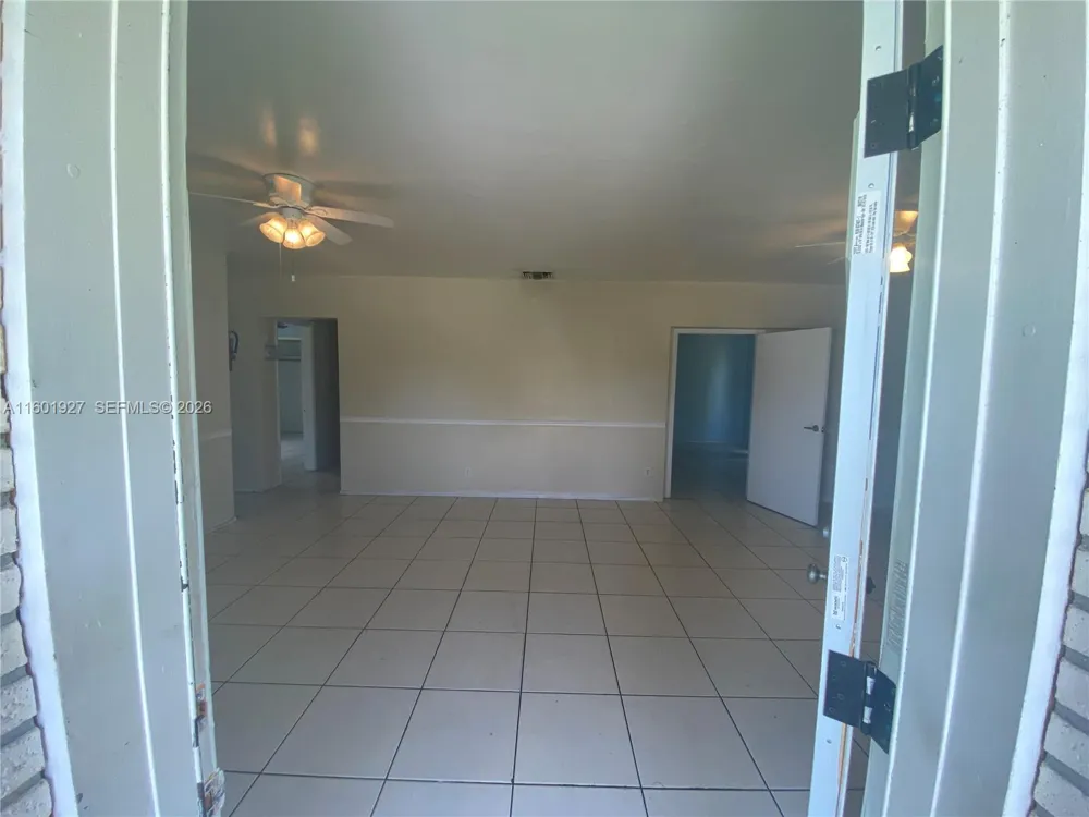 1739 SW 28th Ter Fort Lauderdale, FL 33312