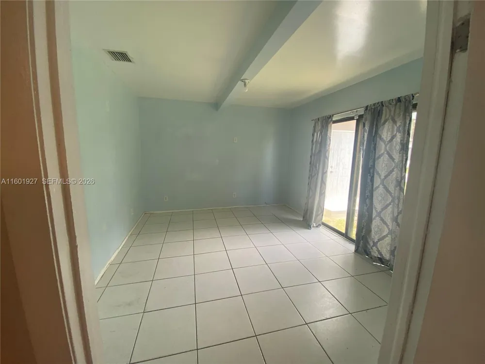 1739 SW 28th Ter Fort Lauderdale, FL 33312
