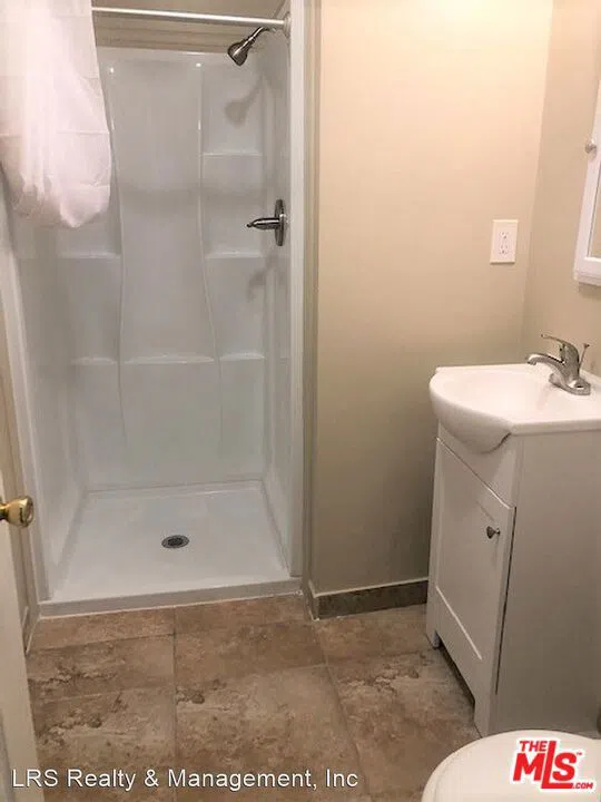 18321 MALDEN STREET #4 Northridge, CA 91325