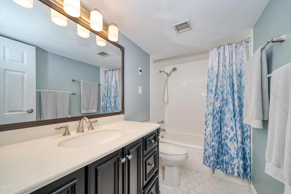 10355 PARADISE BOULEVARD #612 Treasure Island, FL 33706
