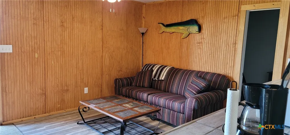1012 W Denver Avenue Seadrift, TX 77983