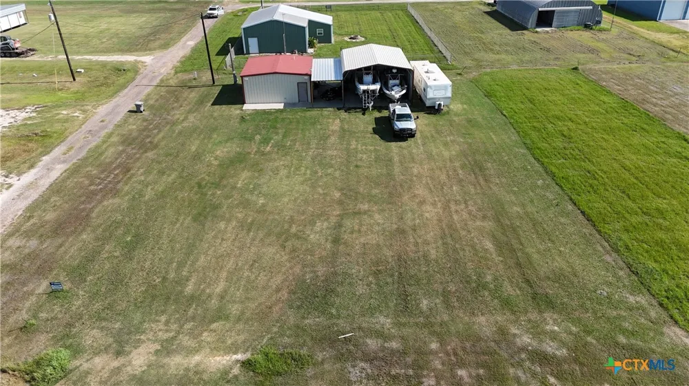 1012 W Denver Avenue Seadrift, TX 77983