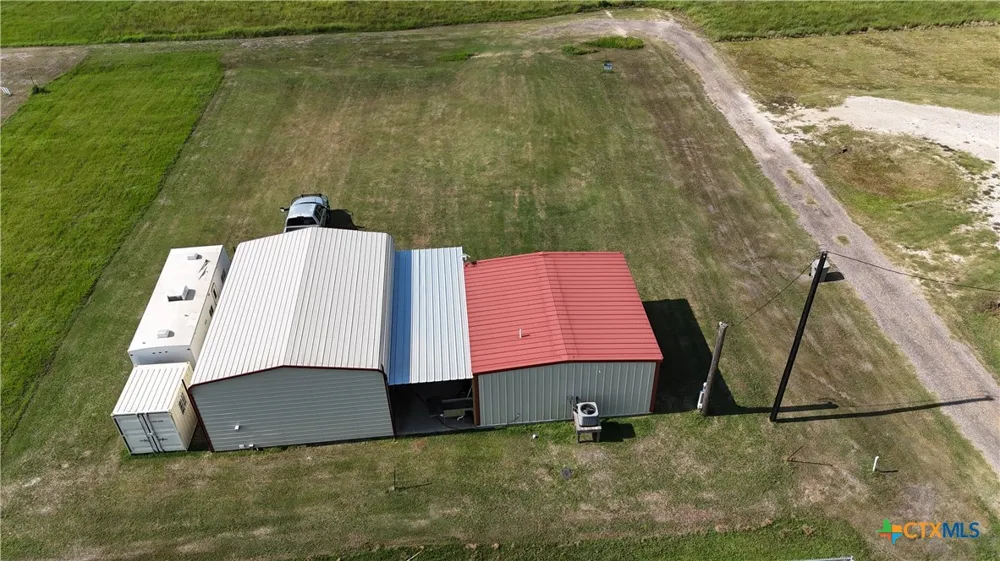 1012 W Denver Avenue Seadrift, TX 77983