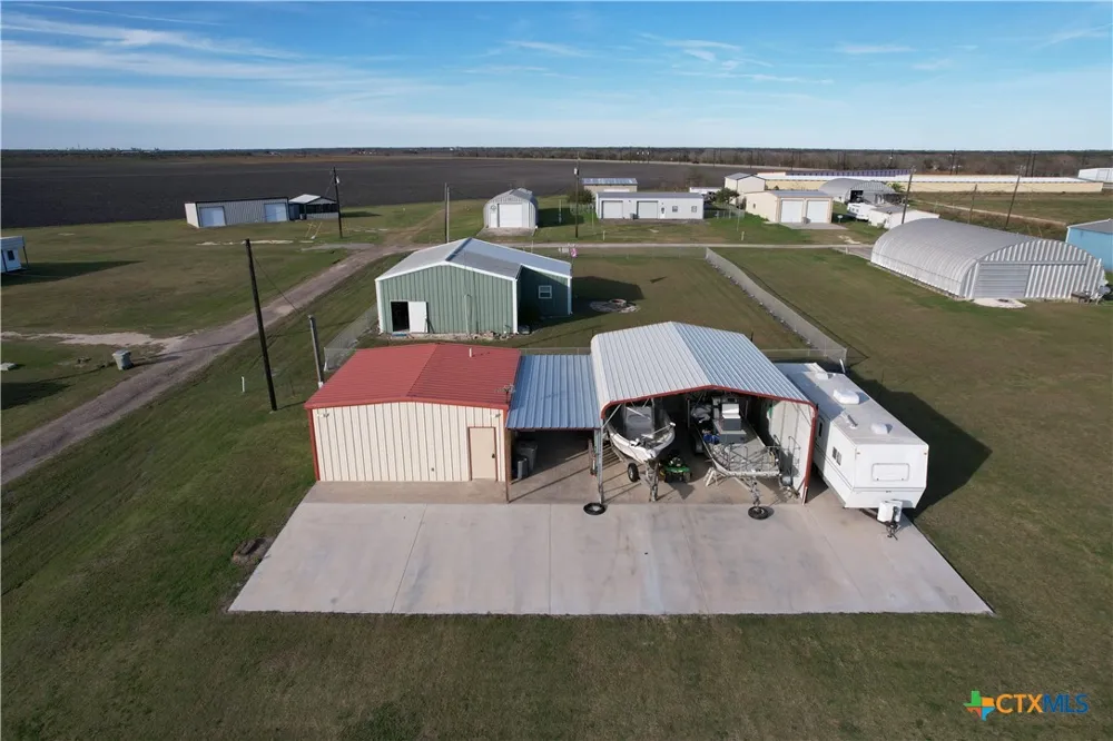 1012 W Denver Avenue Seadrift, TX 77983