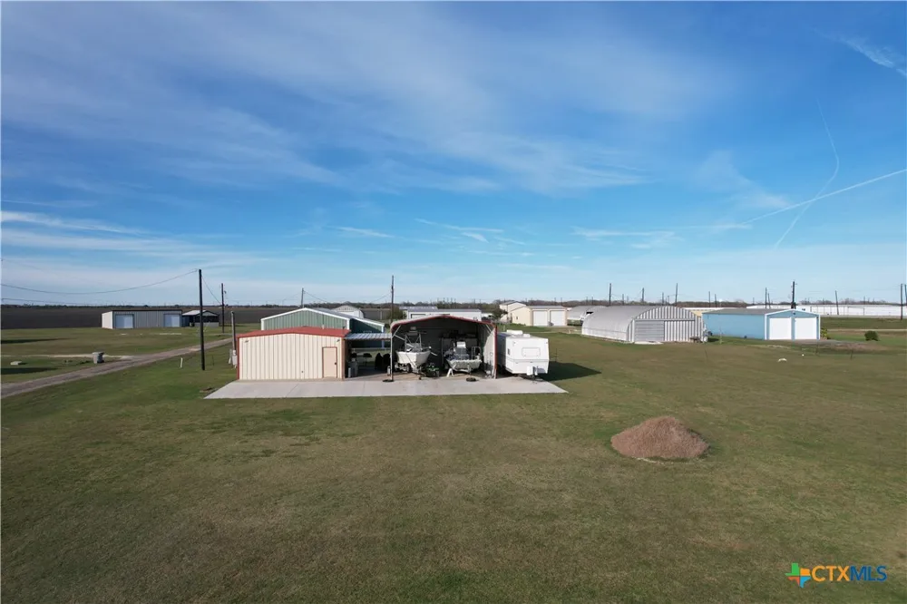 1012 W Denver Avenue Seadrift, TX 77983