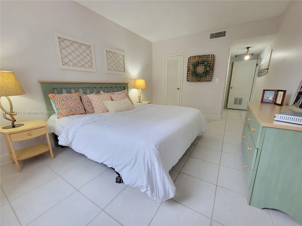 1980 S Ocean Dr #2C Hallandale Beach, FL 33009