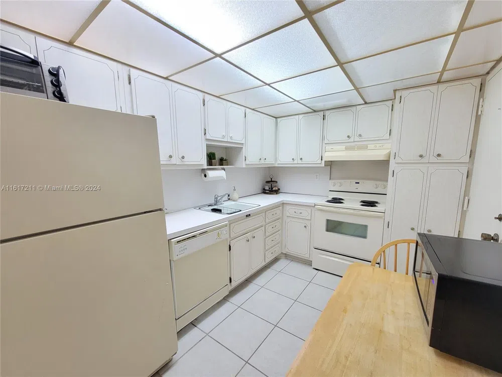 1980 S Ocean Dr #2C Hallandale Beach, FL 33009