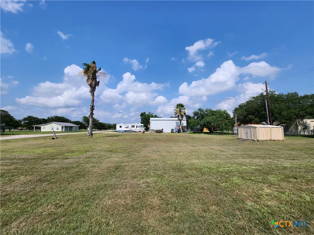 633 Swallow Drive Palacios, TX 77465
