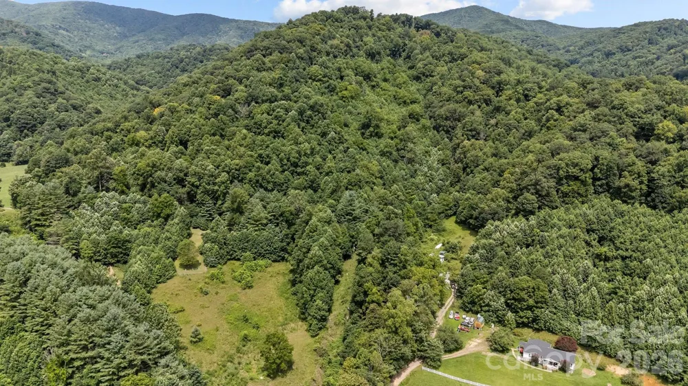 99999 Windswept Drive Burnsville, NC 28714
