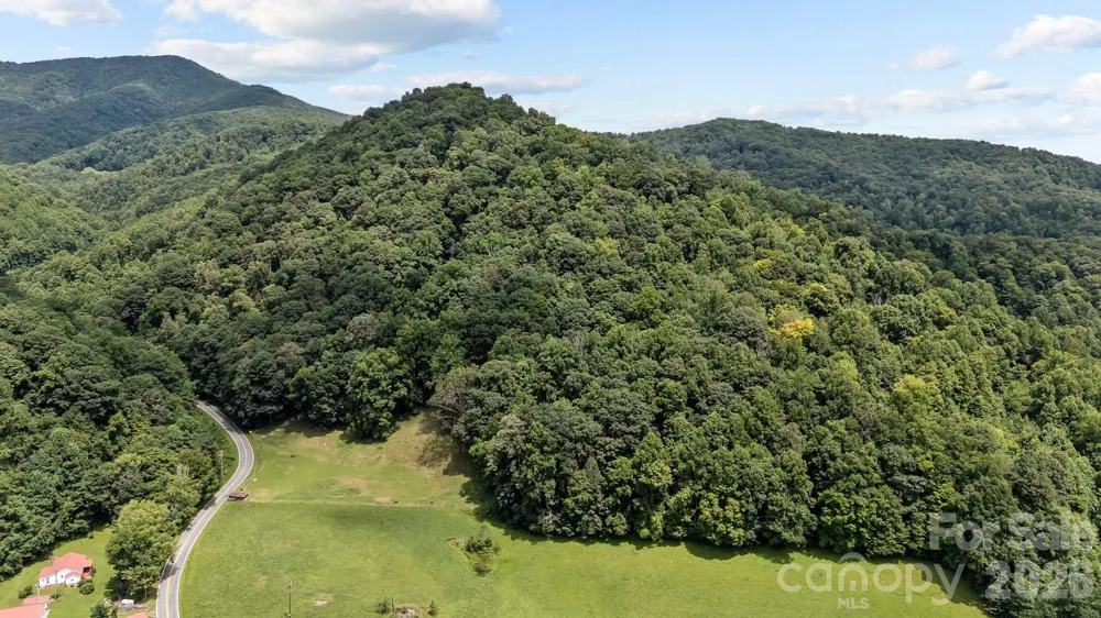 99999 Windswept Drive Burnsville, NC 28714