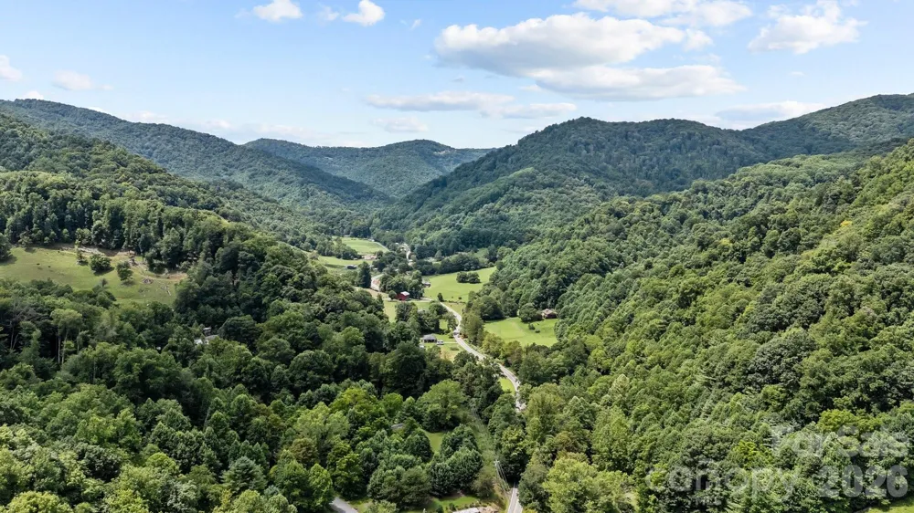 99999 Windswept Drive Burnsville, NC 28714
