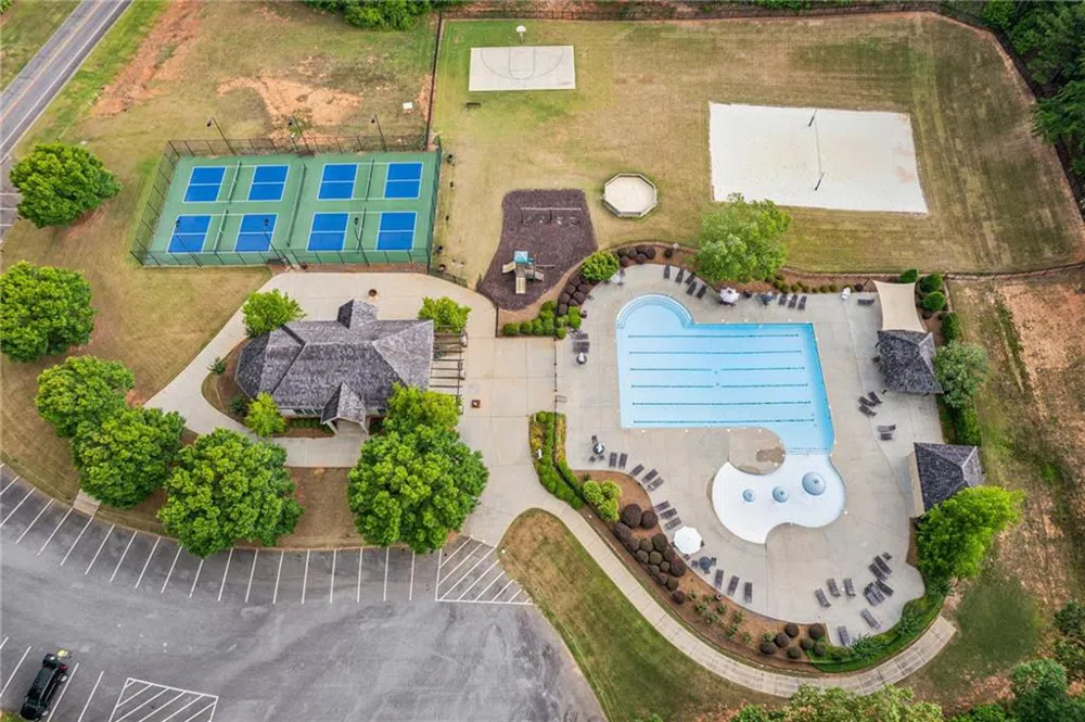 206 Crescent Drive Forsyth, GA 31029