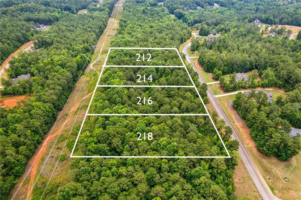 214 Crescent Drive Forsyth, GA 31029