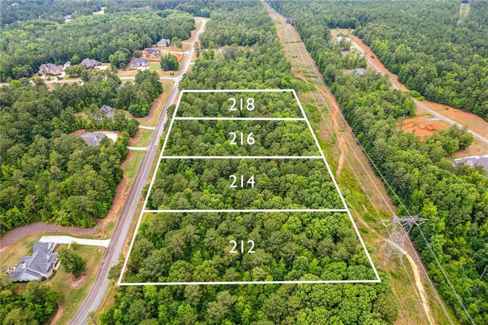 214 Crescent Drive Forsyth, GA 31029