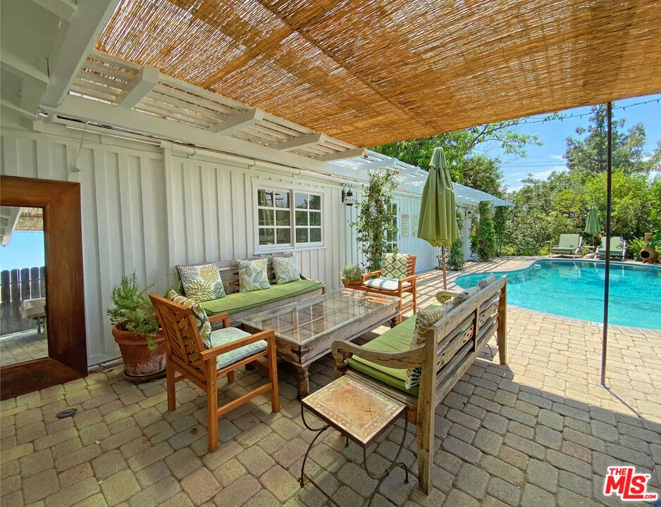 3844 BUENA PARK DRIVE Studio City, CA 91604